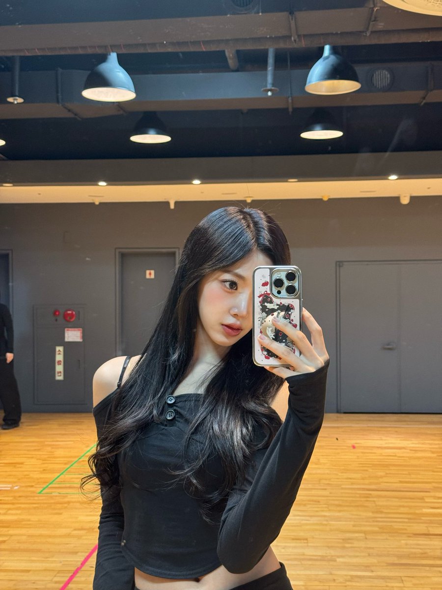 nien pics 🍓 tweet media