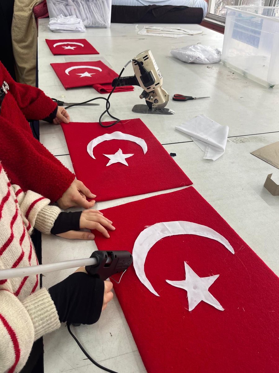kagithane_mem's tweet photo. Üreten gençlerimiz ülkemizin yarınlarına değer katıyor. #MaarifinKalbindeMarifetliGençlik

@tcmeb @Yusuf__Tekin @istanbulilmem @MucahitYentur @MustafaHosyigit https://t.co/Q8qsz4jRWm