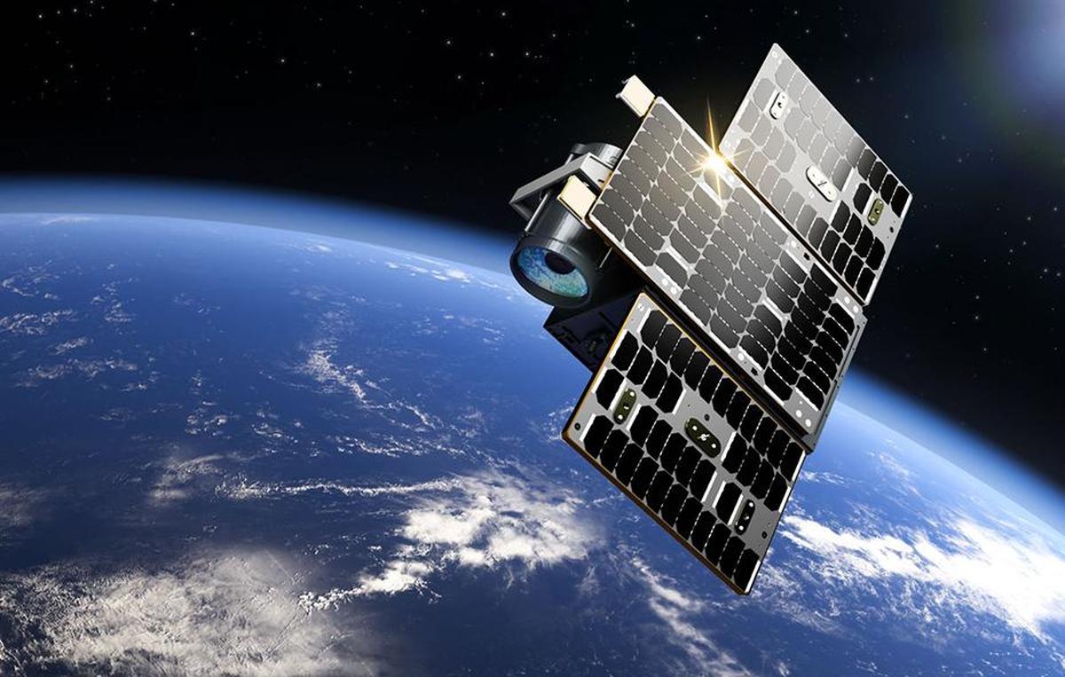 India’s Pixxel &amp; Sarvam AI to Build First Orbital Data Centre Satellite 🇮🇳🔥

Indian space startup Pixxel is partnering with Sarvam AI to develop India’s first orbital data centre satellite, with launch targeted for Q4 2026.

> 200 kg-class satellite named Pathfinder
> Built,