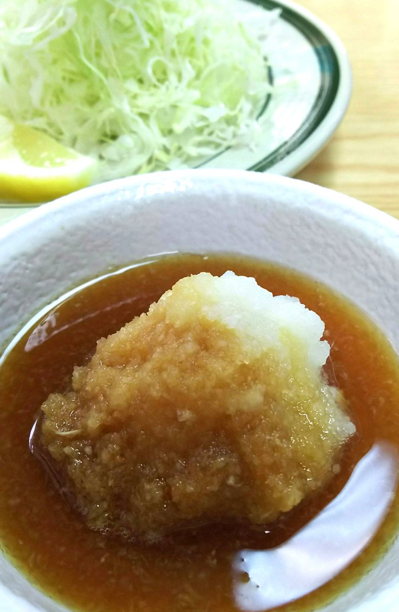 yanasehonten's tweet photo. 暑い夏はさっぱり自家製おろしぽん酢!!
揚げたてのひれかつ&ロースかつにどうぞ!!
#ひれかつ #とんかつ #揚げ物 #かつ丼 #カツサンド #お持ち帰り #テイクアウト #おろしポン酢 #お弁当 #tonkatsu #porkcutlet #安心 #やなせ本店 https://t.co/Q2ba3WN7Fb