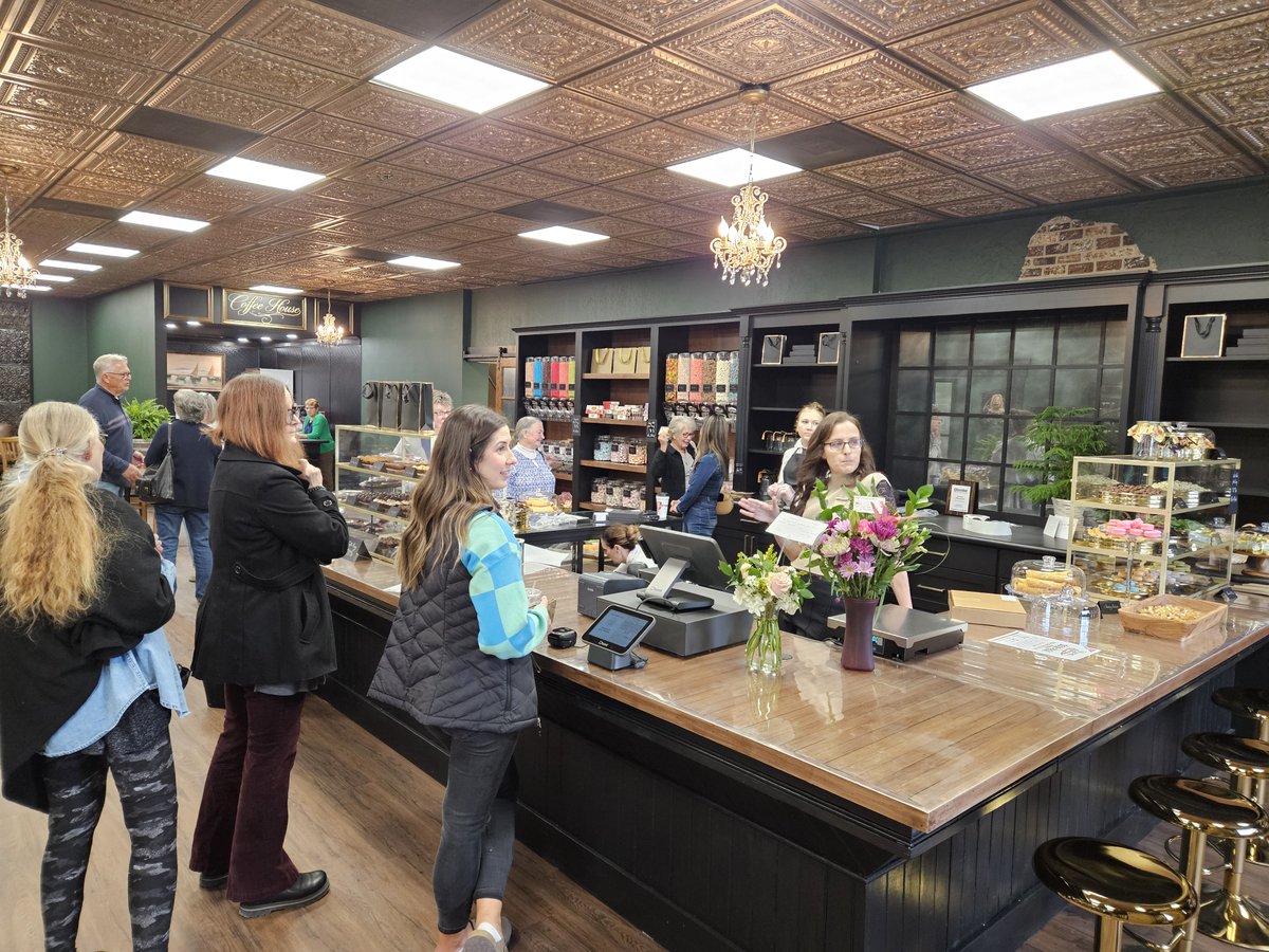thechambergfegf's tweet photo. 🎀✂️ Congratulations to Annie’s Chocolates on their Grand Opening and ribbon cutting this week!  We were excited to welcome Annie and her team on their very first day of business and wish them continued success in this exciting new chapter.🍫 #ribboncutting #TheChamber #Congrats https://t.co/wD956RyV4J