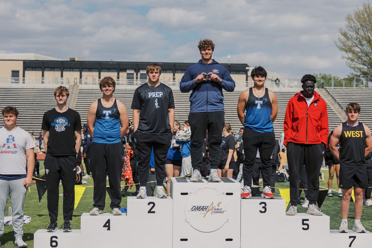 CarverLuke7643's tweet photo. 🥇 Metro Discus Champion!!!    167’11 PB https://t.co/UJyV9o0Taz