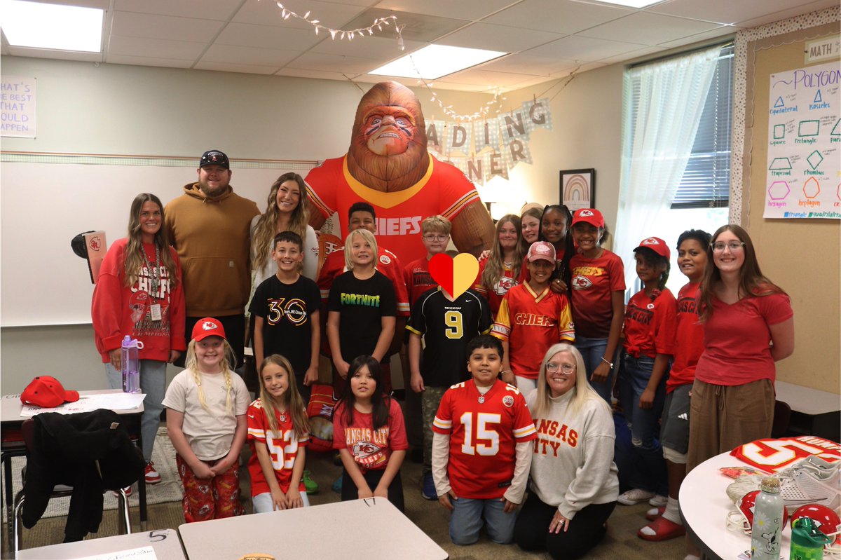 BSSDnews's tweet photo. Students at John Nowlin Elementary in Ms. Mooneyham's fifth grade class had the pleasure of meeting Kansas City Chiefs two-time world champion center Creed Humphrey.

Humphrey and his girlfriend Ana were greeted with a school-wide parade as the Knights chanted "Let's go Chiefs" and offered high-fives.

The fifth graders were ready with questions for Humphrey and Ana about the Chiefs, football, and their interests. Humphrey told the students about his teacher, Mrs. Hobbs, who recognized his advanced math ability and had him bussed from the middle school to the high school daily to take math classes. He noted that she taught him not to live in the status quo but rather continue to challenge yourself to improve.

Humphrey attended college at the University of Oklahoma where he started 39 games and allowed zero sacks over three seasons, among many other honors and awards. He also graduated from OU with a degree in Finance and was selected as a second-round draft pick by the Chiefs in 2021.

Thanks to Creed Humphrey for taking the time to visit JNE, and good luck to the Chiefs this upcoming season! 🎉❤️💛

#WeAreBSSD