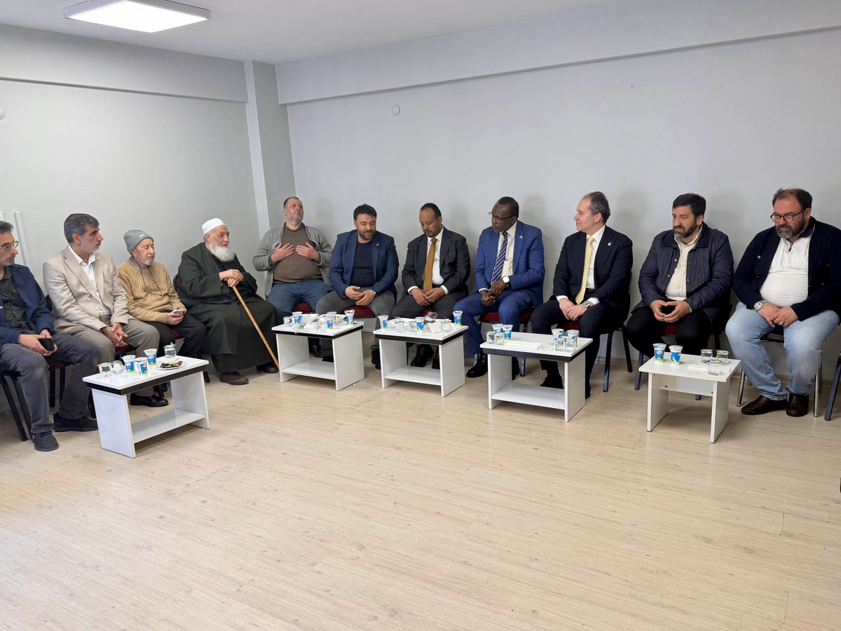 rprefahpartisi's tweet photo. Genel Başkanımız Fatih Erbakan, Mirasımız Kudüs Derneği Genel Başkanı Muhammet Demirci’nin babası, Erbakan Hocamızın Suudi Arabistan’daki mütercimi, Mustafa Nizar Demirci Hocamız için taziye ziyaretinde bulundu.

Merhuma Cenab-ı Allah’tan rahmet, kederli ailesine ve yakınlarına sabr-ı cemil niyaz ediyoruz.