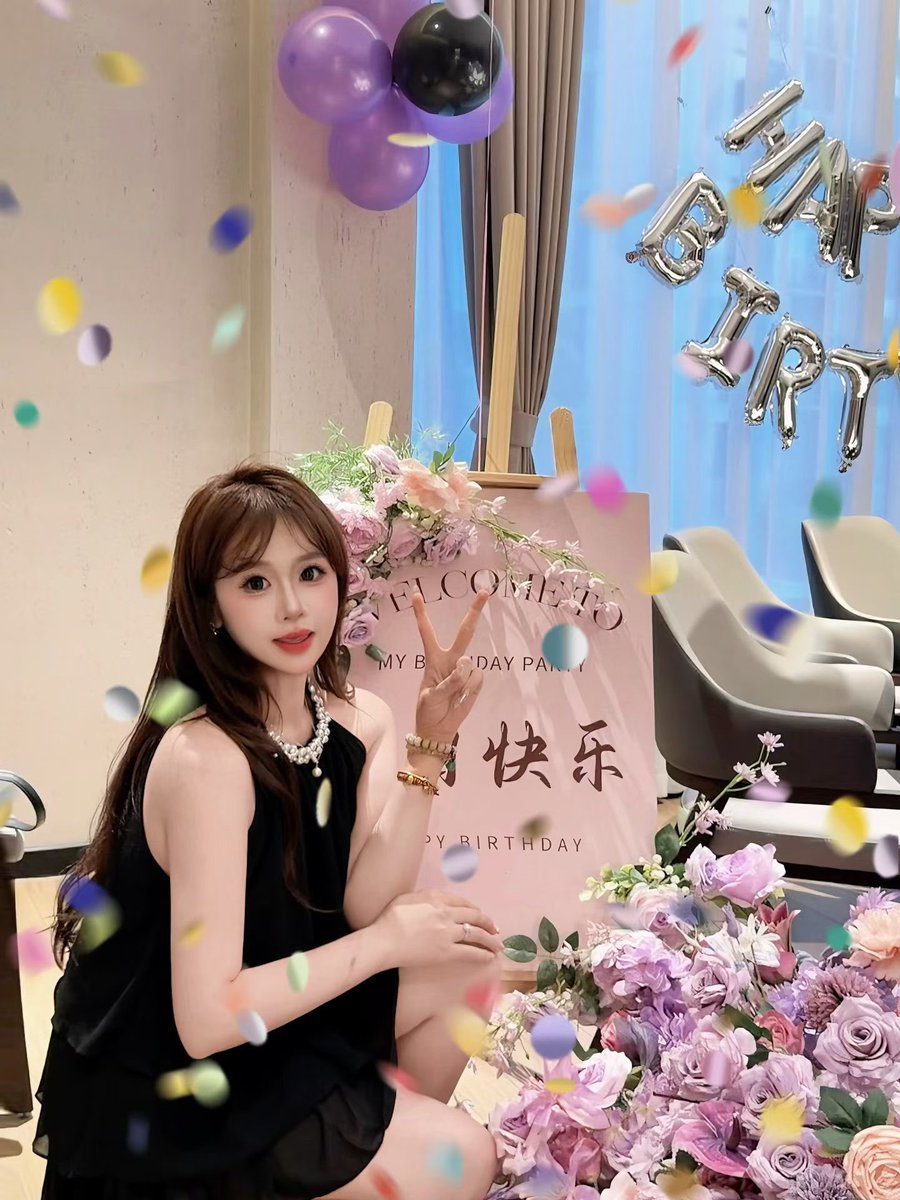 19981021yangna's tweet photo. 生日快乐 https://t.co/ahBH89PLJ7