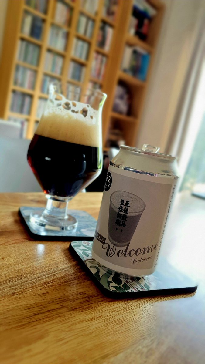 moneight's tweet photo. Excellent porter https://t.co/6huw47MV84 🍻
#ThursdayTipple #darkbeer #nearlyFriday https://t.co/IhOdUfloDs