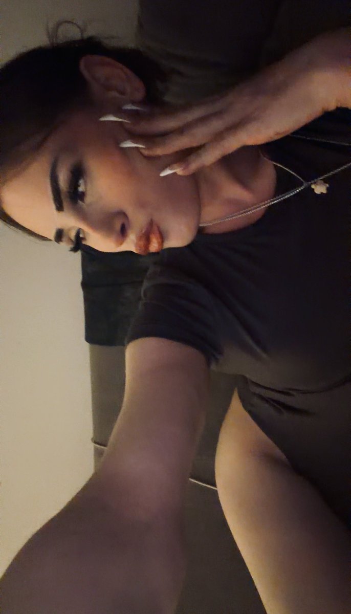 _aenzer_'s tweet photo. Feeling myself tonight! So why don’t you? 💋👀

#trans #nightlight #x https://t.co/sz04TsZIPa