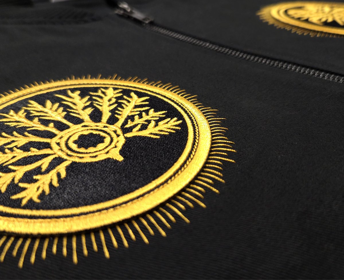 GlassEmbroidery's tweet photo. Saros. https://t.co/ID94x0RoSj