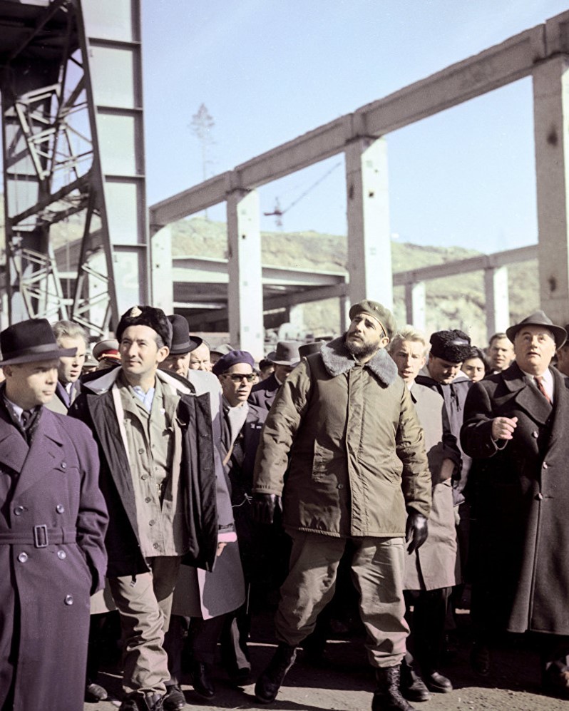 FSoldadodeIdeas's tweet photo. 📅12 de mayo de 1963 📸#FidelCastro visita las obras de la central hidroeléctrica del río Angará en Bratsk

https://t.co/tmKApfuF0Q
#100AñosConFidel #Cuba #Revolución #FidelCastro #SomosCuba #SomosContinuidad #RevoluciónCubana https://t.co/Hr6ynE1vnq