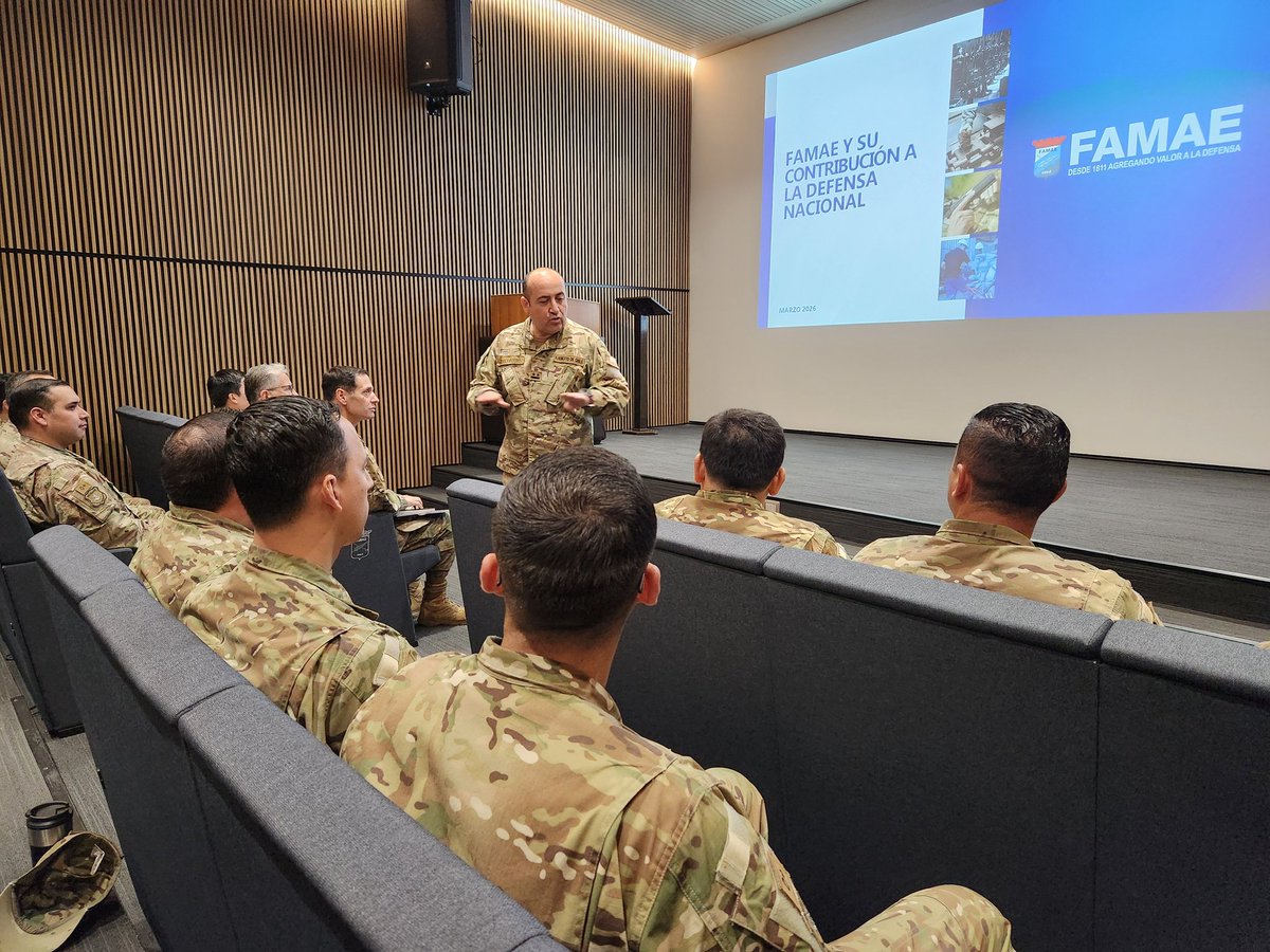FAMAE_oficial's tweet photo. Recibimos a los alumnos del curso SAM de la @Acapomil_, quienes conocieron nuestra capacidad industrial y el trabajo de sostenimiento al material acorazado del @Ejercito_Chile
#FAMAE #EjércitoDeChile #Mantenimiento https://t.co/xficdxEEHi
