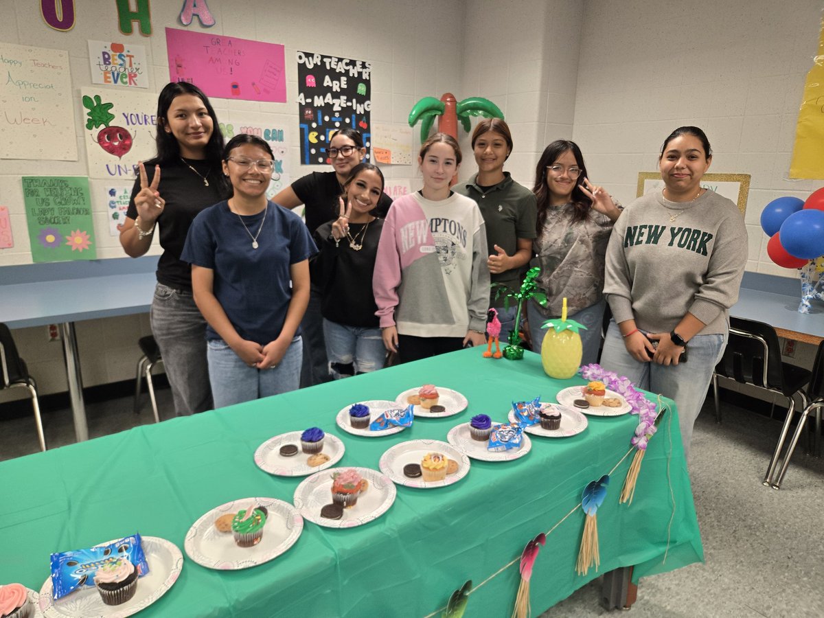 SNikkiVaughan's tweet photo. It’s the joy our teachers provide that truly makes our Falcons soar. Thank you for being the heart of our school! 🌸

Happy Teacher Appreciation Week!✨️❤️✨️💙 #AldineStory #TwinDay https://t.co/7DIB7ojNYk