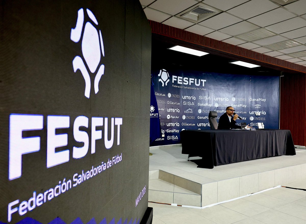 indeselsalvador's tweet photo. @ybukele #Fútbol ⚽️ | @ybukele, presidente de la Fesfut: "El campeón de la Copa Presidente GanaPlay 2026 va a tener un cupo en la Copa Centroamericana del próximo año".

#ConstruyendoElCamino https://t.co/Ernnaotrit