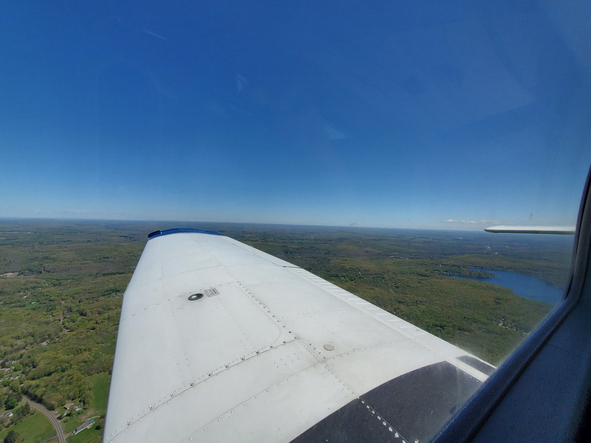 P1L0T's tweet photo. #VFR! A bit gusty but the winds make for great visibility if you don't mind a bit of a bumpy ride!

@gilsimmons #PIREP https://t.co/uBJiRdT24q