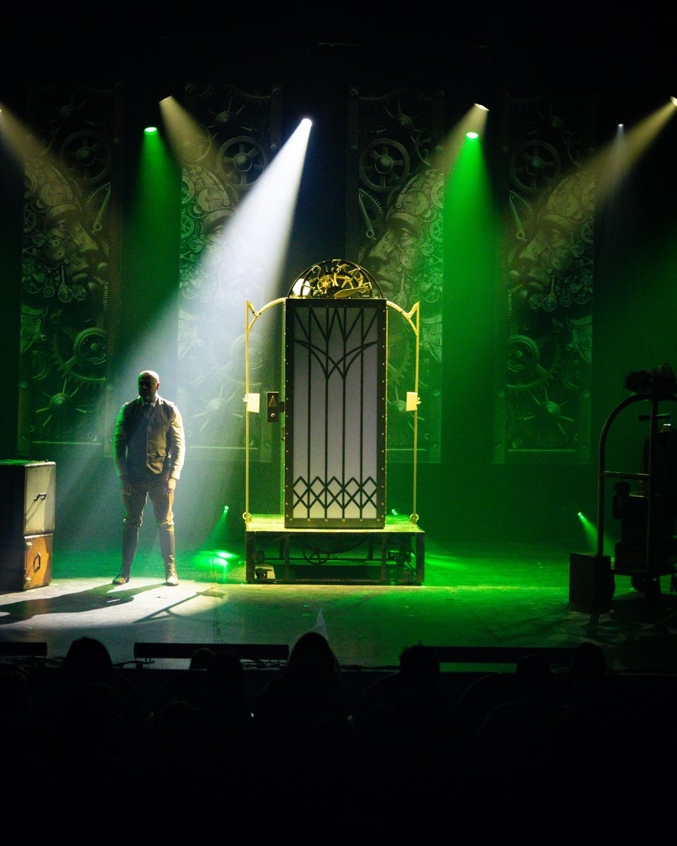 JardindAcclim's tweet photo. La Compagnie Dragonfly est de retour au #jardindacclimatation avec un spectacle de magie inédit : Evolution(s). 

Grande illusion, mise en scène, voyage à travers les époques… Préparez-vous à ne plus en croire vos yeux.🔮

🗓️ 1er au 25 mai 2026 (week-ends &amp; jours fériés) https://t.co/4iJbvHRvVf