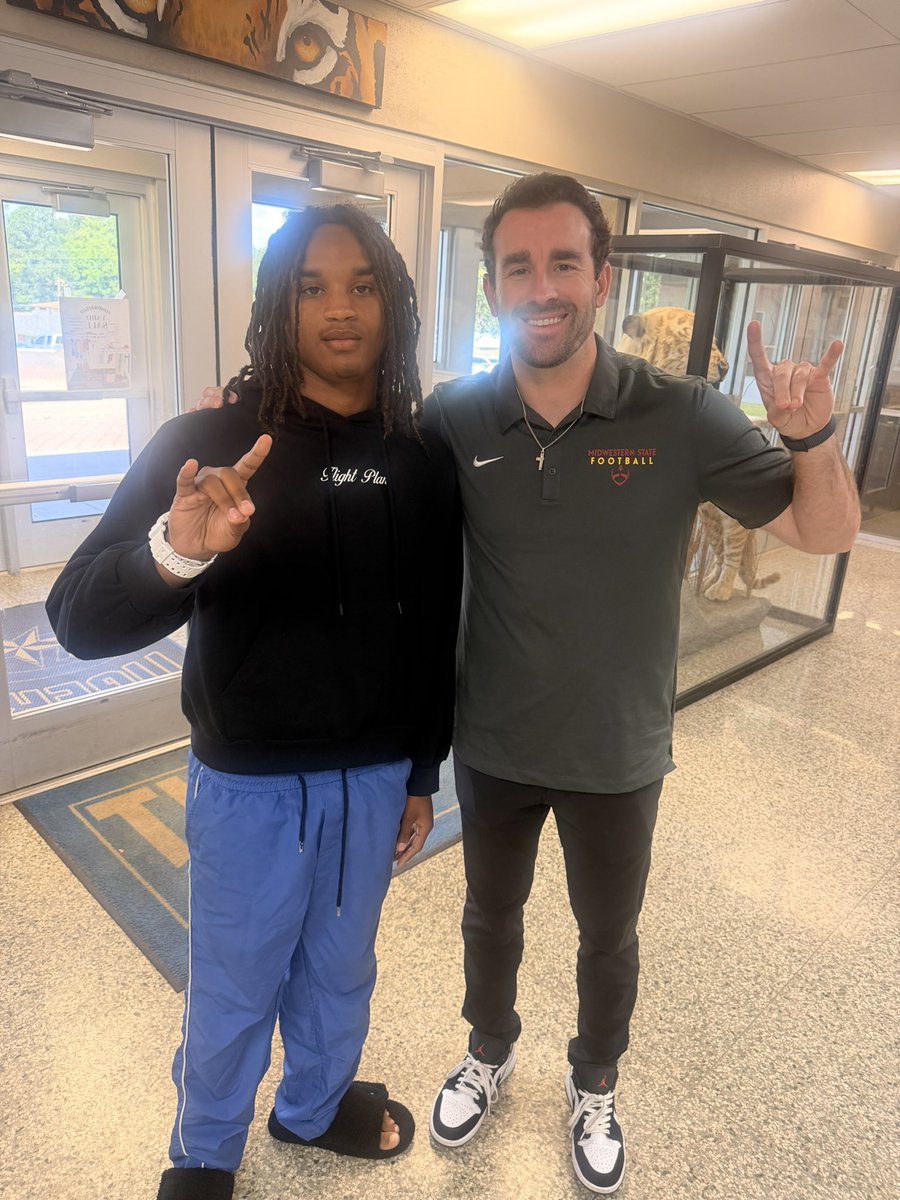 reignwallace8's tweet photo. #AGTG I am blessed to receive my second collegiate offer! beyond blessed thanks @CoachKirkBryant for the opportunity! @DavinNelson7 @caleb_harley @Coach_Haske21 @sixstarfootball https://t.co/bmlz8lKq18