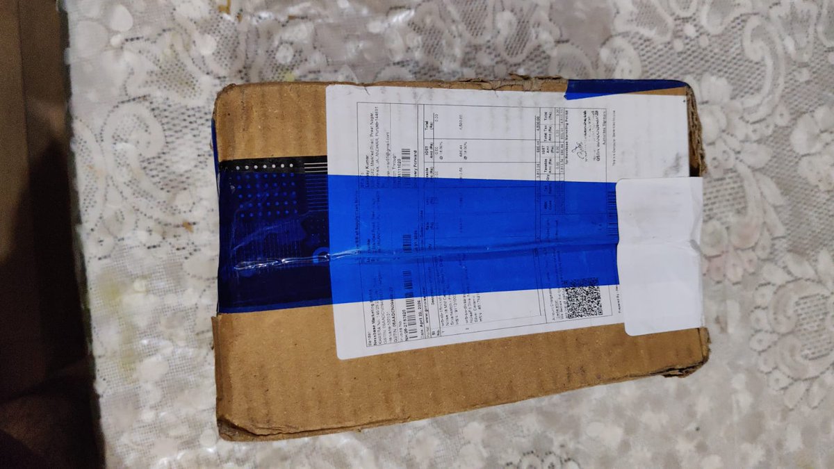 asmita2303's tweet photo. After 10 days and multiple complaints, I finally received the parcel today, but the watch is missing from the box.
The box was already opened &amp; resealed with blue tape from the top. Its tampered with and improperly handled during delivery. @help_delhivery @gonoise @SupportNoise https://t.co/bHPRIFsw6U