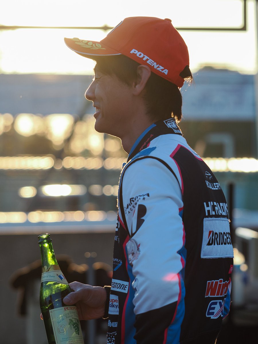 MarieHaan's tweet photo. ロードスター・パーティレースⅢ
ジャパンツアーシリーズ第2戦 筑波

#157
HC GALLERY
HC・ミッドランドロードスター
橋本隼選手
決勝 P1🏆️✨️

決勝グリッド〜インラップのお手振り〜ポディウムで乾杯

#ロードスター・パーティレースⅢ
#PR3
#HCGALLERY https://t.co/qP1h5UQyyE