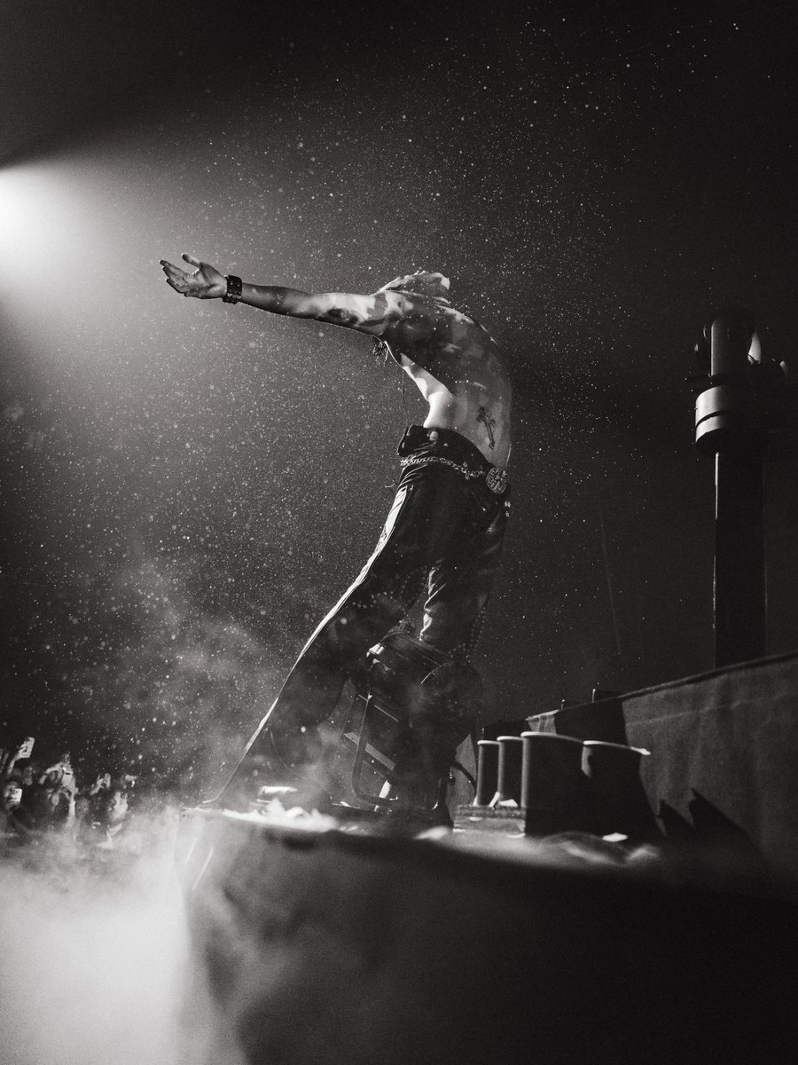 YUNGBLUD tweet media