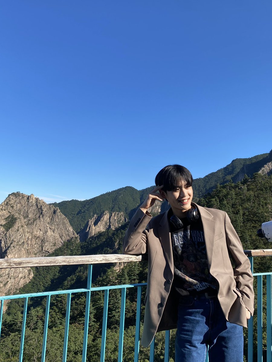 充希 tweet media