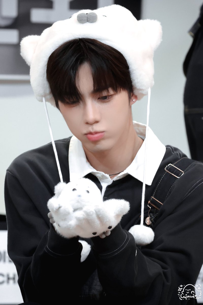 Winwin_rowan tweet media