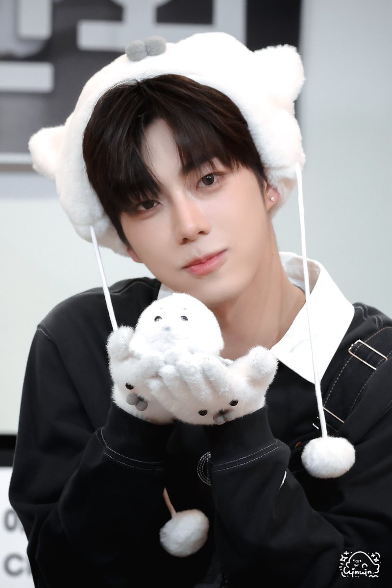 Winwin_rowan tweet media