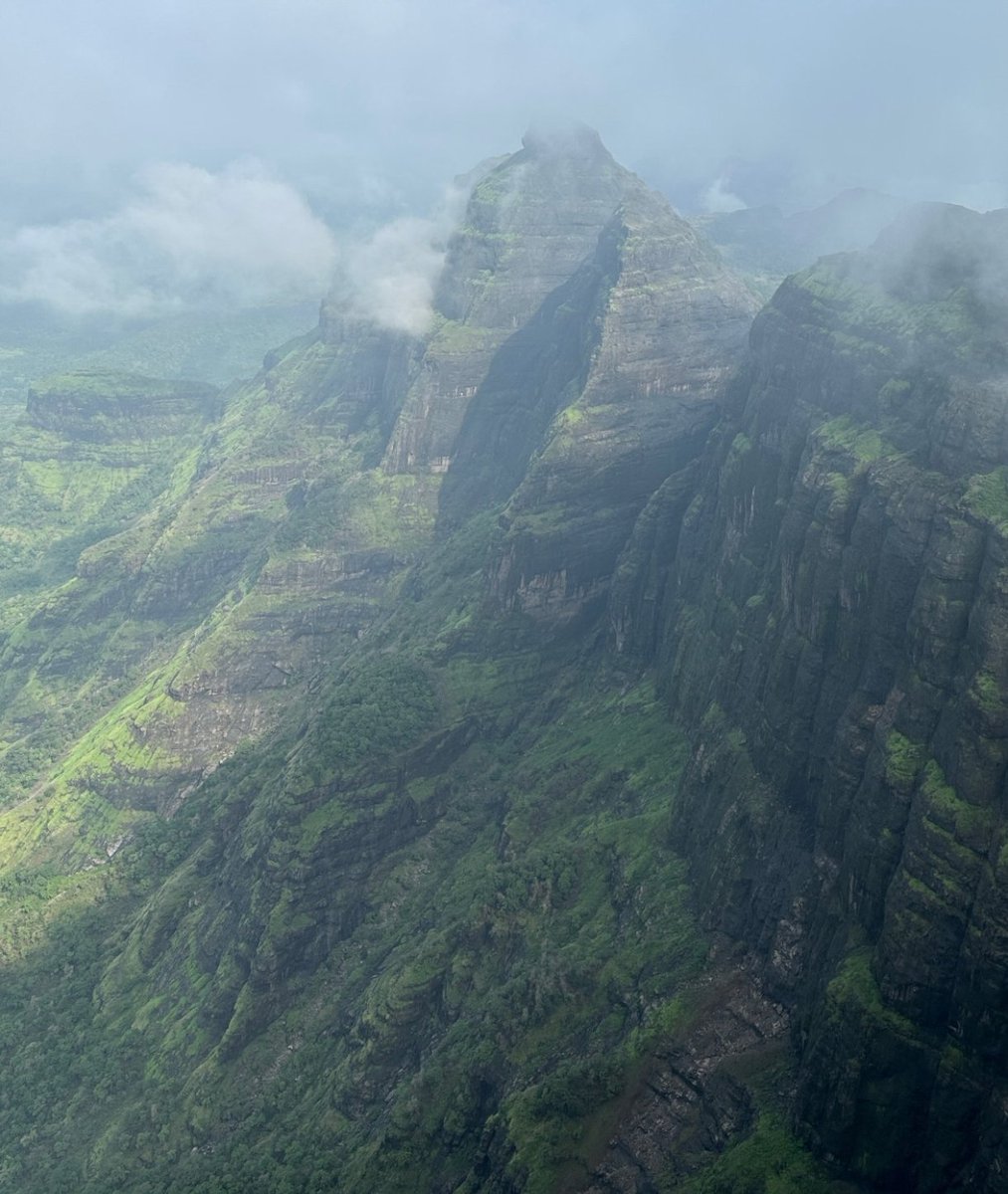 Aditya_exe45's tweet photo. Somewhere in Maharashtra💚 https://t.co/VUV3BEUGt1