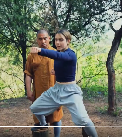 MartinMaidana95's tweet photo. @MovistareSports ''Hoy pablo me pidio que salve a los reinos de las manos de Shao Kahn y Shang Tsung, asique me converti en una maestra shaolin para luchar en los Mortal Kombat'' https://t.co/K2KeK5up5P