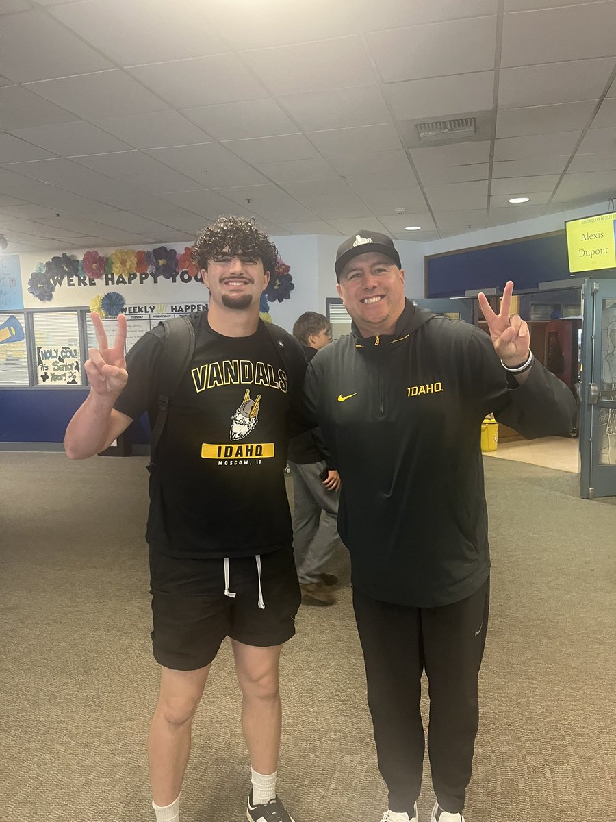 CoachCross2's tweet photo. @RochesterFBall 
Home of incoming @VandalFootball , 
@ERod01football https://t.co/uuX02B2vlY