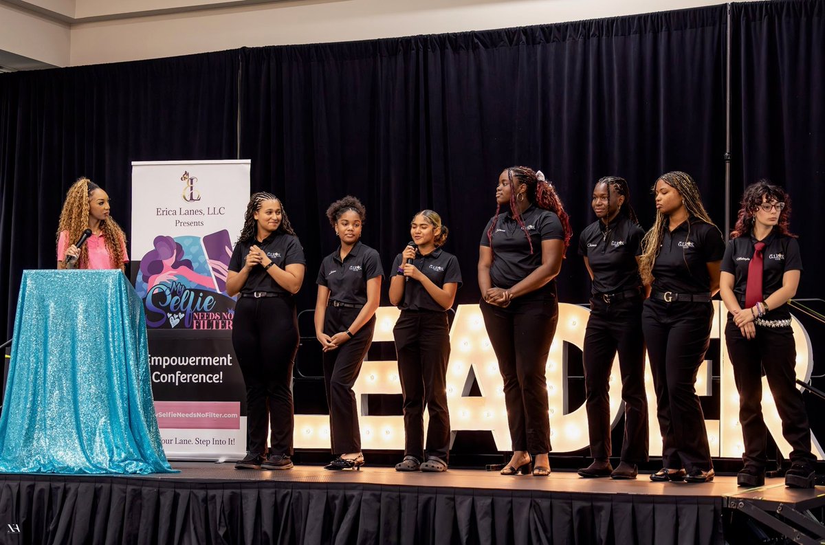 bbbsnwfl's tweet photo. We're so proud of Little Sisters Ava and Chabela!
They took part in the “My Selfie Needs No Filter” event, which empowered young ladies to make a positive impact. Ava served as a teen speaker panelist, while Chabela sang in front of a live audience. What two amazing young women! https://t.co/FNMfj333f3