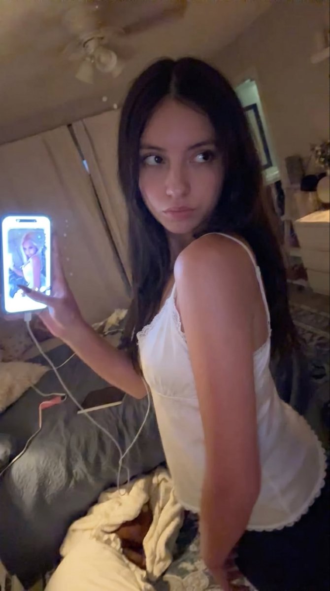 Julia tweet media
