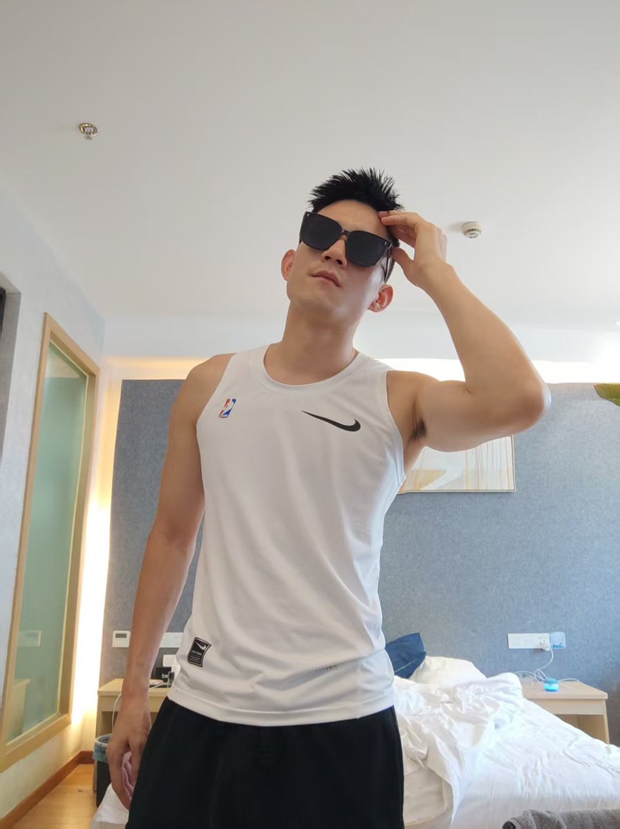 体校腹肌翘臀攻 tweet media