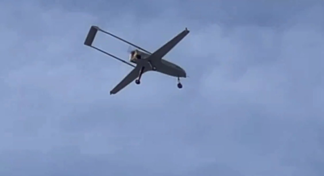 ‼️ L’UKRAINE TENTE DE FRAPPER SAINT-PÉTERSBOURG

Communiqué du ministère de la defense russe : La nuit dernière, six drones ukrainiens ont décollé depuis le territoire letton pour frapper des infrastructures civiles près de Saint-Pétersbourg.
Cinq se sont écrasés près de Rezekne.