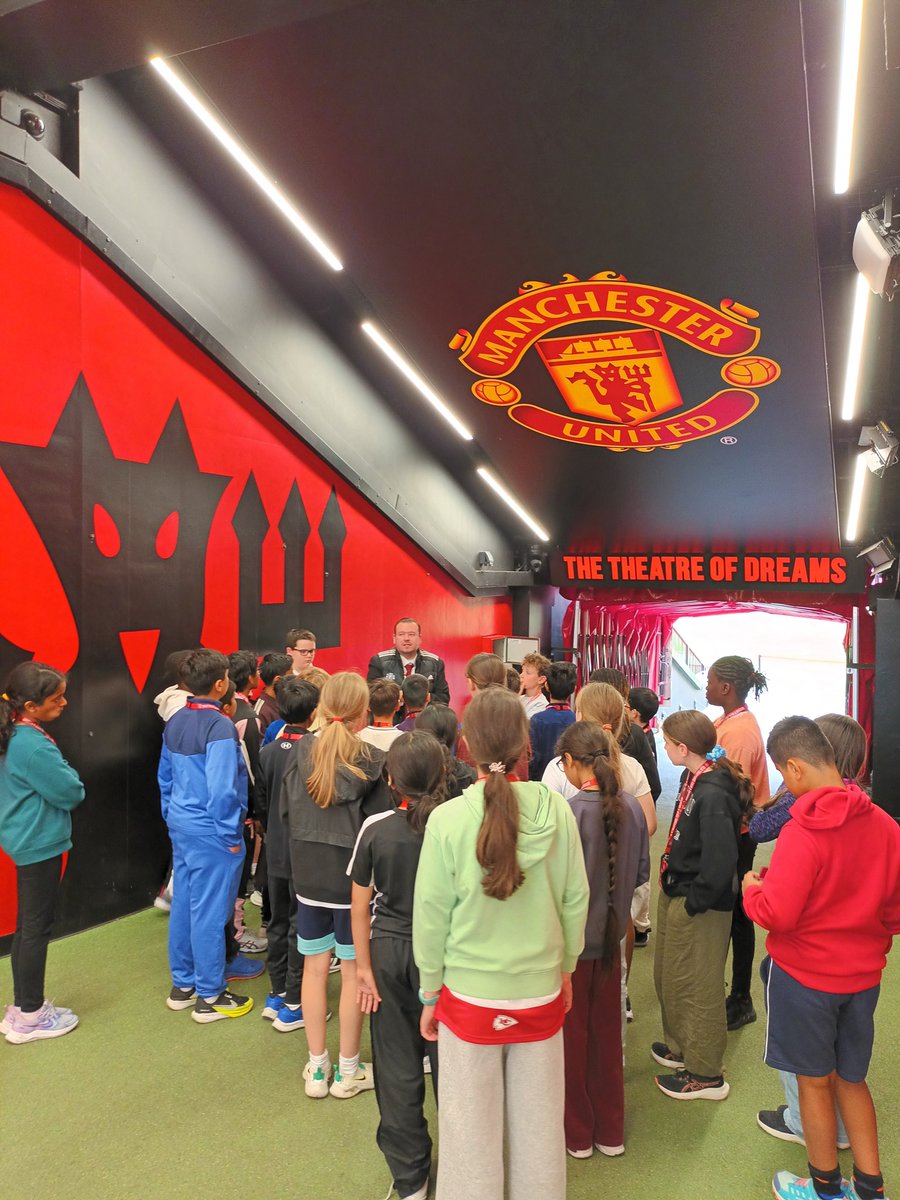 prep_mk_trips's tweet photo. A great afternoon at Manchester United FC. A tour of the stadium and some work in the Skills Lab workshop gave a great experience for all the group @ManUtd ⚽️ https://t.co/aTOSFqwzJw