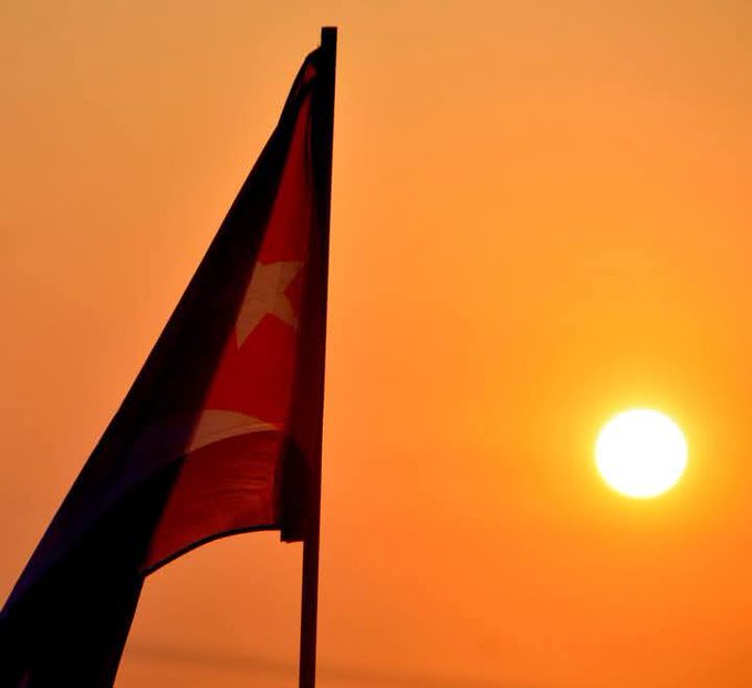CarlitosMTgtmo's tweet photo. Saludos desde #Guantánamo, #Cuba donde cada día es una batalla por el derecho a la vida, la paz y la soberanía de un país sometido por más de 60 años al régimen de medidas coercitivas más largo q se haya aplicado contra país o gobierno alguno.    
#TumbaElBloqueo
#CubaSoberana https://t.co/zCIZnNRoJ9