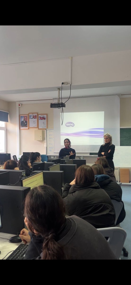 CemilMtal's tweet photo. Mezunlarımızla tecrübe paylaşım günleri Meslekî eğitimde ortaya çıkan her başarı hikâyesi, geleceğe atılan güçlü bir adımdır. #MaarifinKalbindeMarifetliGençlik

@tcmeb 
@Yusuf__Tekin 
@MucahitYentur 
@_ferhat_ozturk https://t.co/JvbGJEH2OV