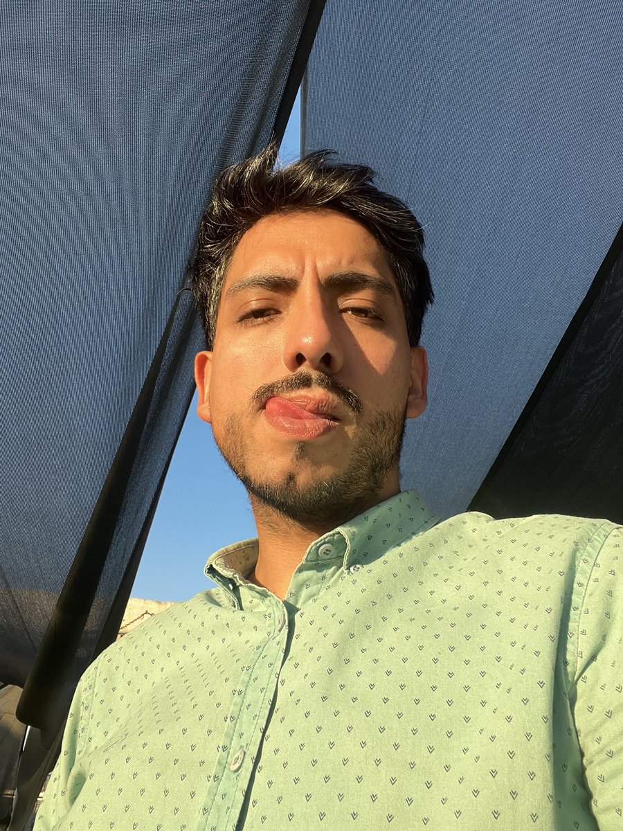 manigarii's tweet photo. Solcito ☀️

#gay #gaychile #gaysantiago https://t.co/OivqqXRHin