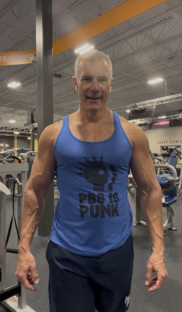 BenjaminDWaters's tweet photo. #007fitness https://t.co/vvBhH2ds95