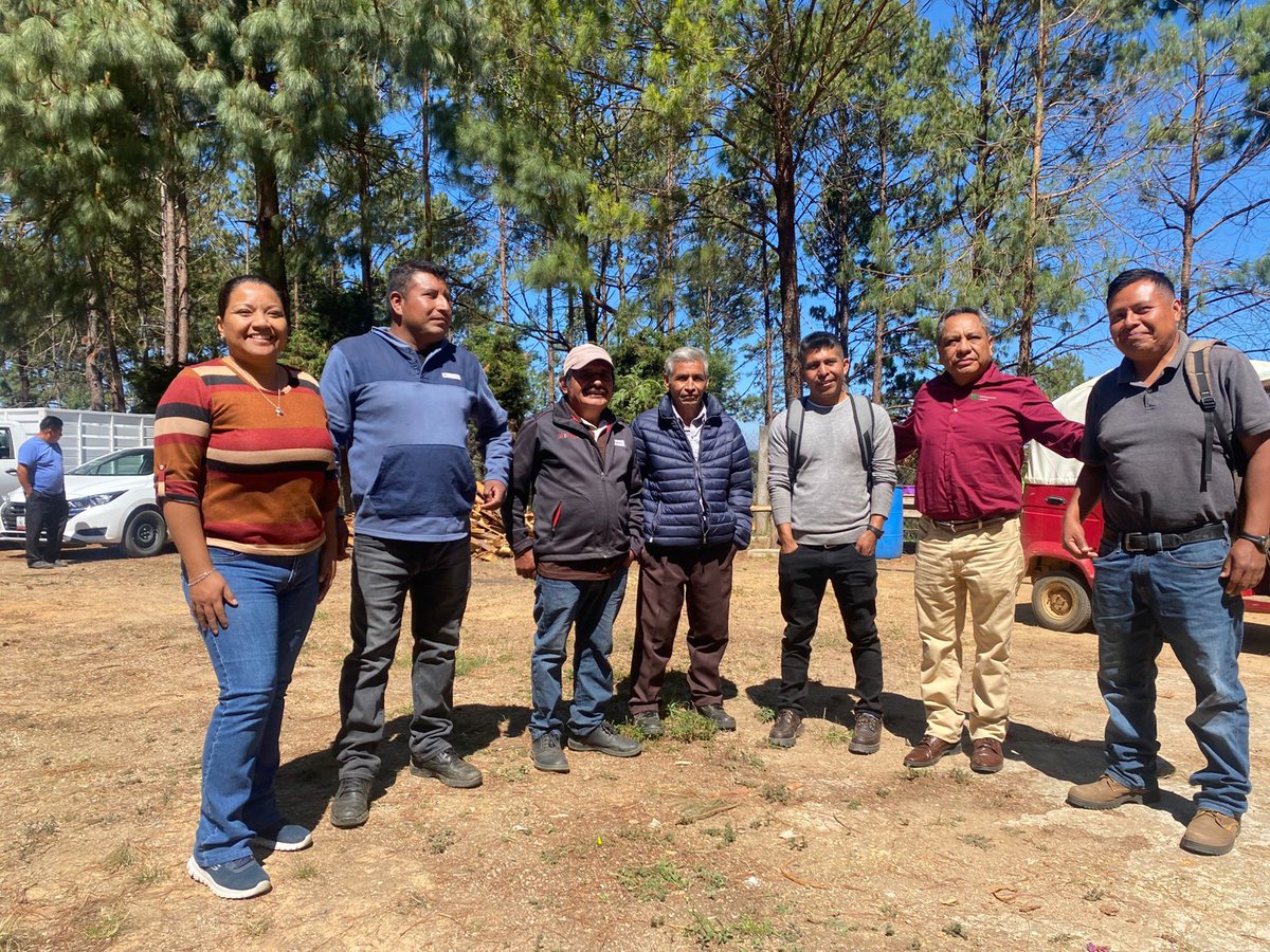 PAgraria's tweet photo. 📍 #Oaxaca
Se celebró asamblea regional del Centro de Atención Agraria (CDAA) San Sebastián Río Hondo, dando seguimiento a la depuración de padrones, actualización de estatutos comunales y carpetas básicas. 📋
#AsambleaRegional #Padrones #OrganizaciónAgraria https://t.co/2aE6BDk0oU