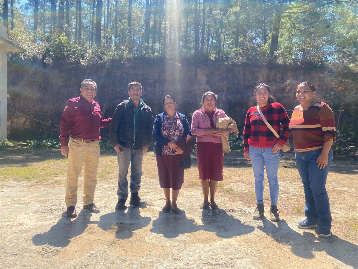 PAgraria's tweet photo. 📍 #Oaxaca
Se celebró asamblea regional del Centro de Atención Agraria (CDAA) San Sebastián Río Hondo, dando seguimiento a la depuración de padrones, actualización de estatutos comunales y carpetas básicas. 📋
#AsambleaRegional #Padrones #OrganizaciónAgraria https://t.co/2aE6BDk0oU