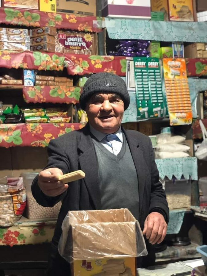 obakkaliyesi's tweet photo. #gofret : Fransızca gaufrette “kâğıt helva” sözcüğünden türemiştir. Fransızca gaufre “petek, yassı ve kıtır hamur işi” sözcüğünün +et° ekiyle küçültme halidir. https://t.co/CoG0QCCMdC
