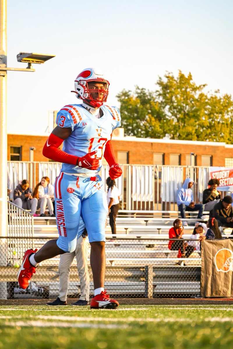 VASJFootball's tweet photo. VIKING NATION
THE WORLD IS GETTING TO KNOW JERRY BLACK JR! JERRY HAS RECEIVED BACK TO BACK OFFERS FROM JAMES MADISON &amp; UCONN! TOUGH, SMART, PHYSICAL, &amp; AN AMAZING ATHLETE! GREAT JOB JERRY-VERY PROUD!
GFGF 
@jerryjunior_ @VASJHighSchool @CoachLinam @CoachPlungasJMU @CoachMJacobs34 https://t.co/IGVucC8LQE