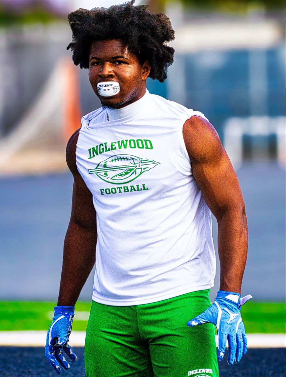 JahSinclair10's tweet photo. HUGE SENIOR YEAR COMING!😤
@InglewoodFBall 
@Linebackers_U 
@JaymoFB 
@CoachMarshawn 
@alecsimpson5 
@PGregorian 
#seeballgetball https://t.co/oQG7eS5Dpt