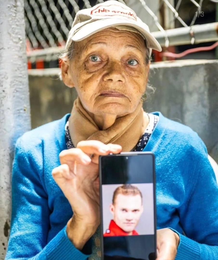 VoluntadPopular's tweet photo. Víctor Hugo Quero murió bajo custodia del Estado en julio de 2025.

Le negaron la amnistía porque su caso “no entraba en los supuestos”. Durante 10 meses ocultaron su muerte. Durante 10 meses dejaron a su familia viviendo entre la incertidumbre y la angustia. Incluso lo enterraron sin avisarle a su mamá. 

Esto refleja la realidad de muchos presos políticos y detenidos en Venezuela: abandono, silencio, maltrato y una impunidad que protege a los responsables mientras las familias quedan destrozadas.

En este país hay madres que siguen buscando respuestas en tribunales y cárceles porque el poder decidió convertir el dolor humano en política de Estado.

Venezuela no será verdaderamente libre mientras existan presos políticos, desapariciones forzadas y funcionarios que nunca responden por sus abusos. La libertad también implica justicia para quienes han sufrido años de persecución, tortura y destrucción de sus vidas.