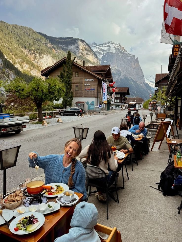 cabinsmountain's tweet photo. Switzerland 🇨🇭 https://t.co/Z3VQsqIQfS