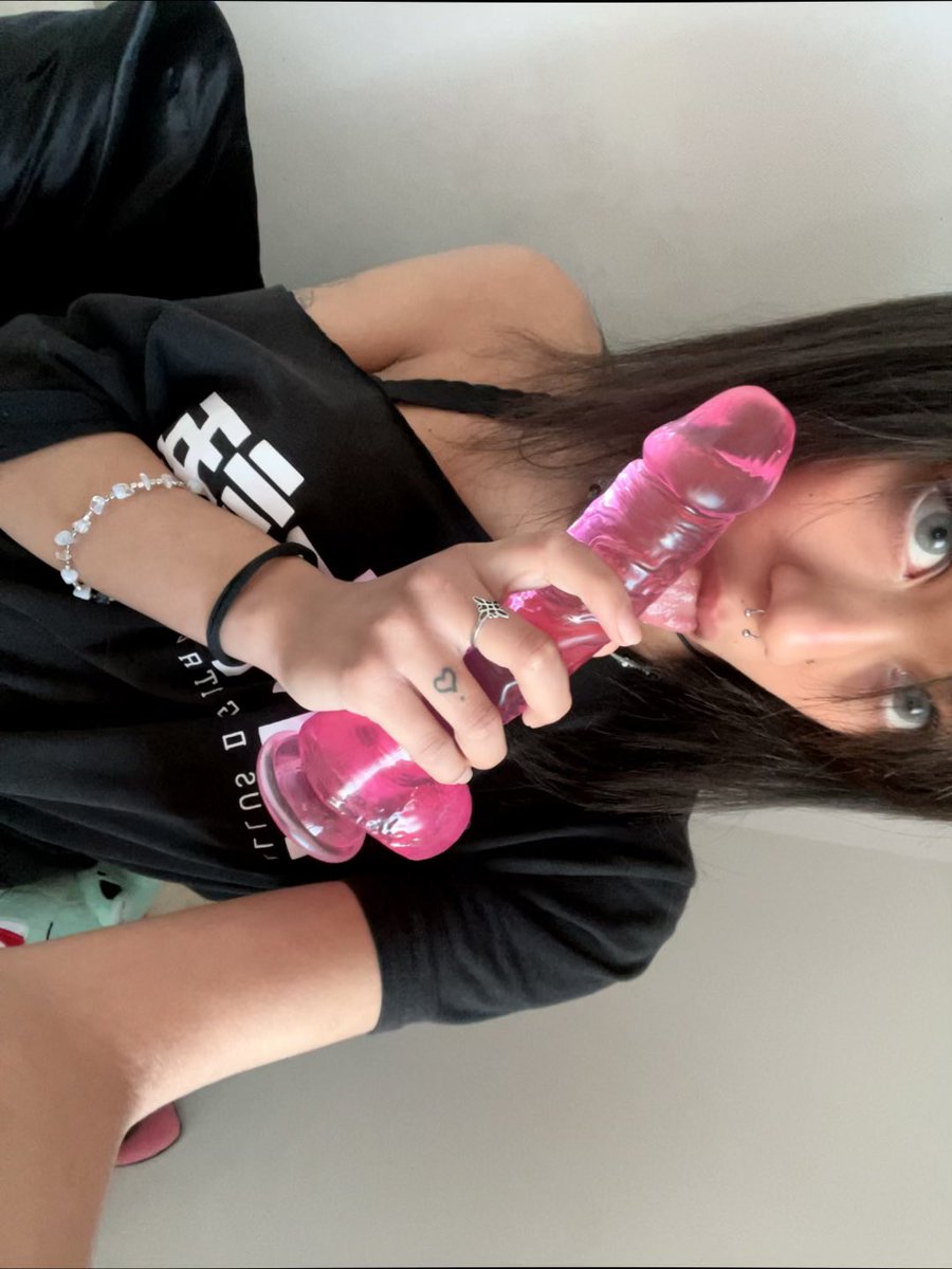 minee_dead's tweet photo. me llegó y no pude evitar probarlo de una 
🫣💗 ¿me quieres ver usándolo ? https://t.co/QLYE96zcaO