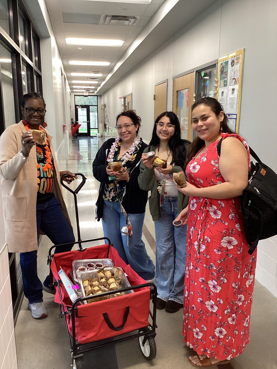 DVISD_CDC's tweet photo. A big THANK YOU to Bird Bird Biscuit for their generous donation for our staff to enjoy during Teacher Appreciation! This thoughtful gestures helped make them feel appreciated and celebrated and we are so grateful! #TeacherApprecation #birdbirdbiscuit https://t.co/u3OlRbqwAn