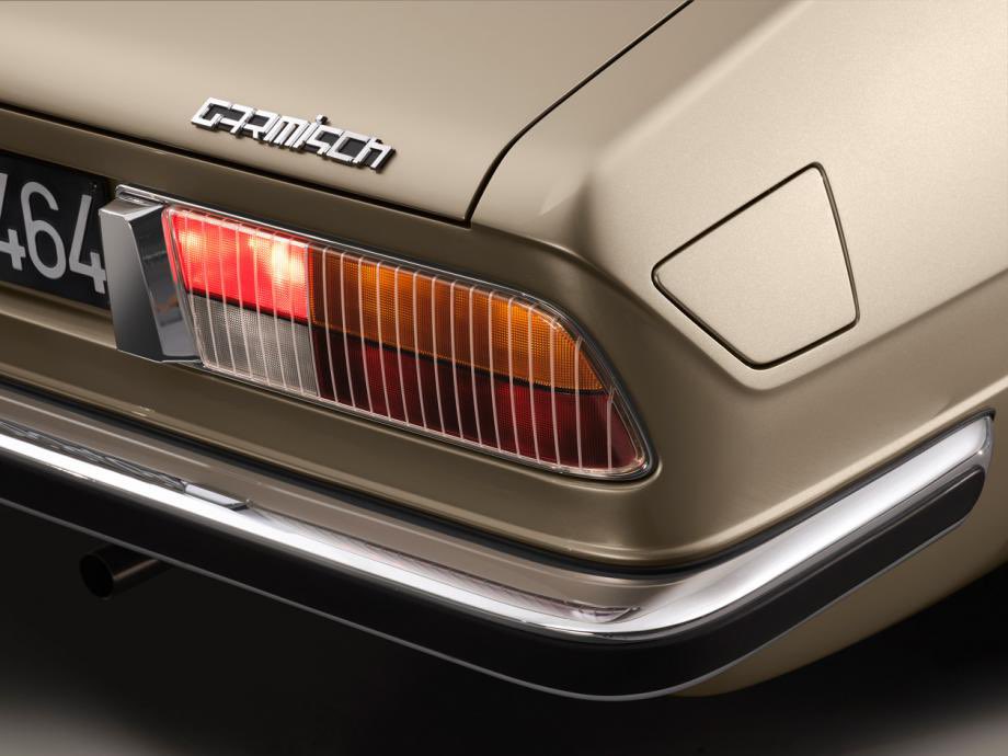 yeah this one is so cool, i like the checkered rear window