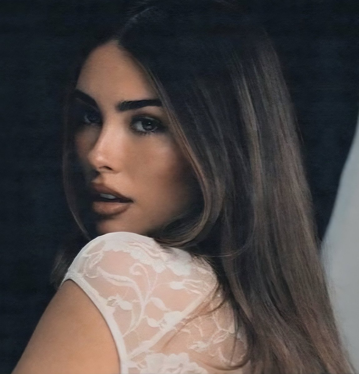 effortlesselles's tweet photo. madison beer being the whole face economy https://t.co/FugF9jPRFJ