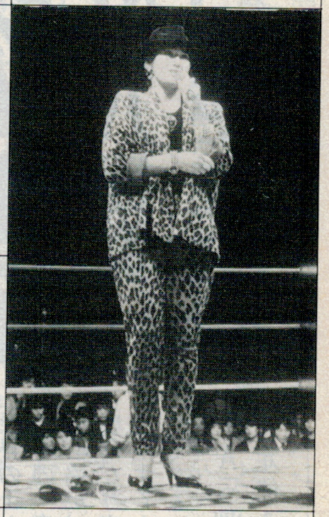 DumpSociety's tweet photo. Devil Masami looking fabulous in a leopard-print suit, heels and a fedora.
Deluxe Pro Wrestling magazine, January 1986.
#DevilMasami #デビル雅美 #AJW
#全日本女子プロレス #Zenjo #全女
#joshi #joshipuro #joshipuroresu https://t.co/gQbSp2WeyF