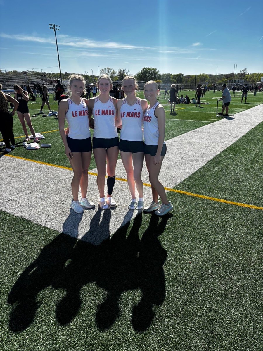 lchstrackfield's tweet photo. 4x200 finishes 2nd in MRAC. Season best: 1:47.89. Niehus-Shea Susemihl- Leusink#4- Hogrefe https://t.co/TV5wQcjoFb